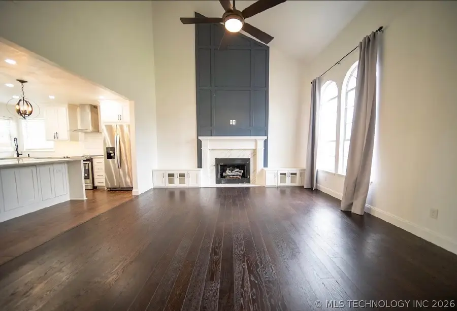 207 N Valley Drive, Catoosa, OK 74015 - #2