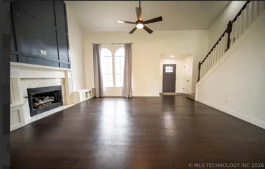207 N Valley Drive, Catoosa, OK 74015 - #3