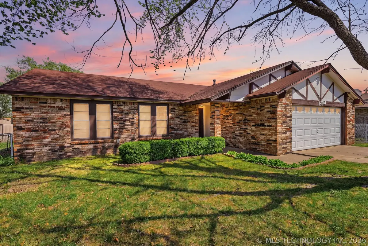 1204 SW 12th Place, Wagoner, OK 74467 - #1