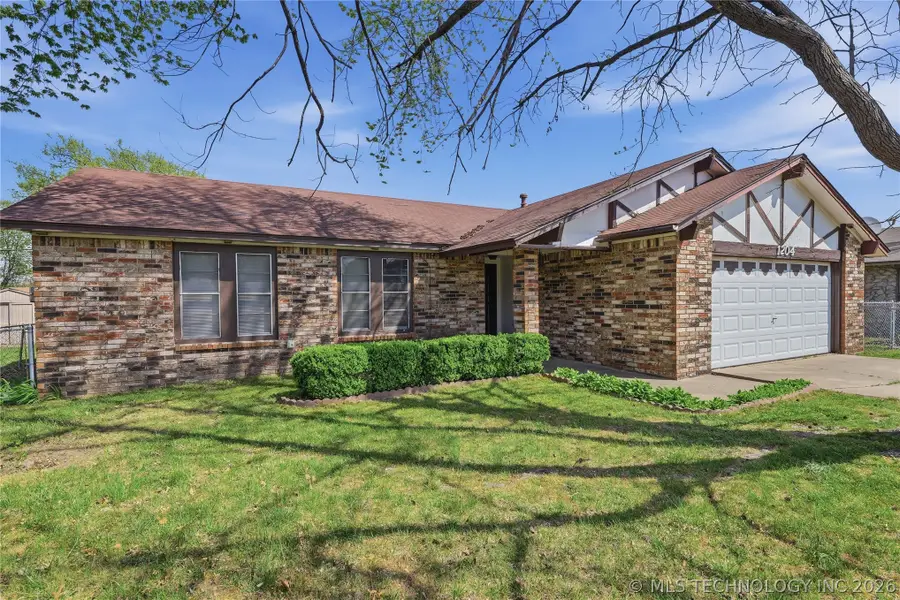 1204 SW 12th Place, Wagoner, OK 74467 - #3