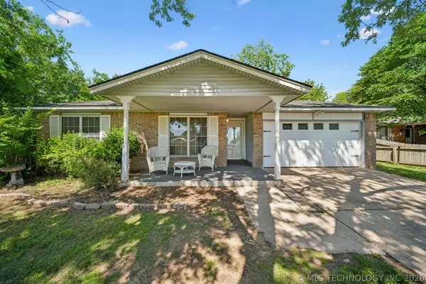 1404 N Dogwood Street, Owasso, OK 74055