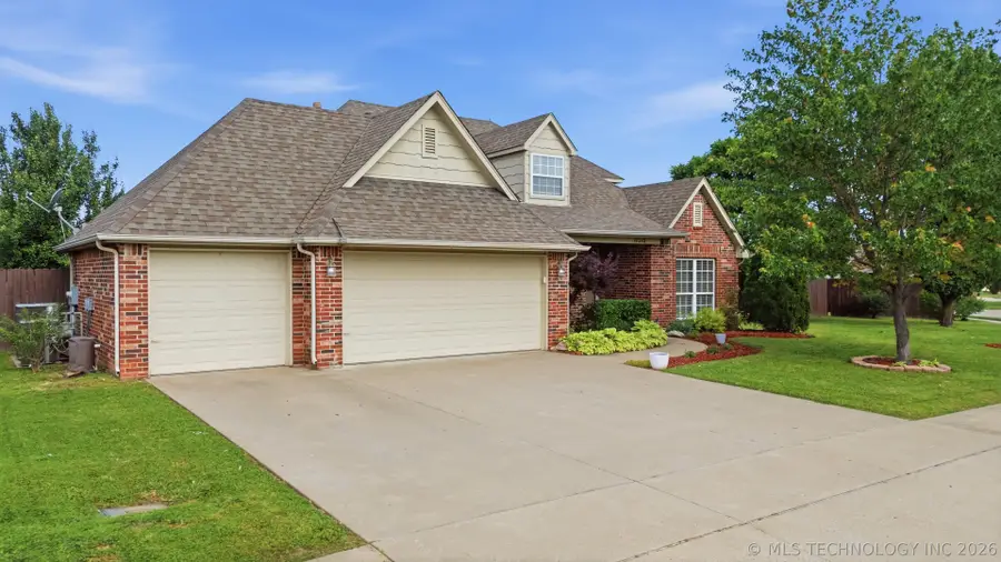 11212 N 131st East Place, Owasso, OK 74055 - #2