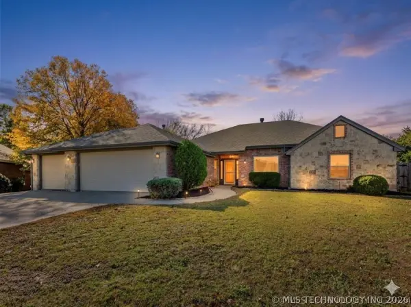 1257 East Drive, Bartlesville, OK 74006