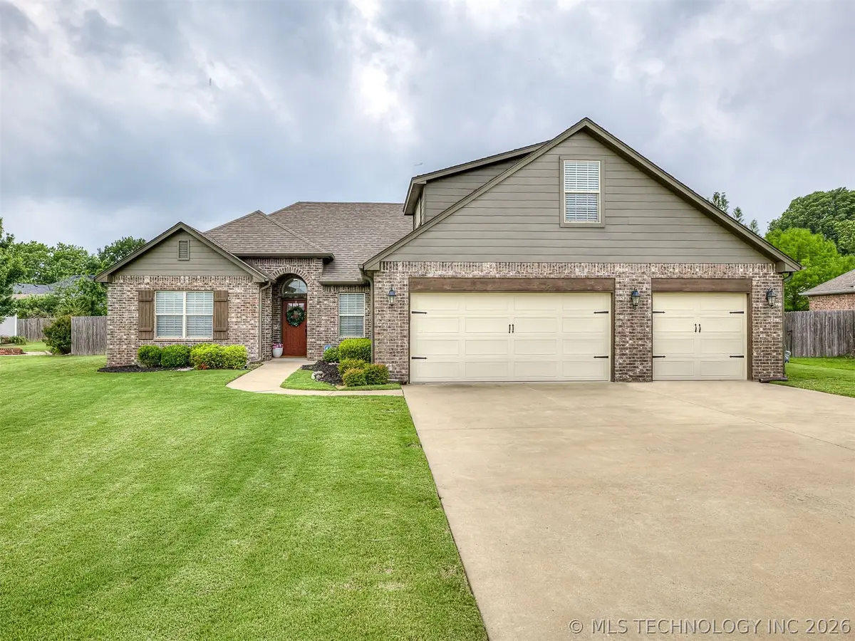 1937 Lester Avenue, Bartlesville, OK 74006 - #1