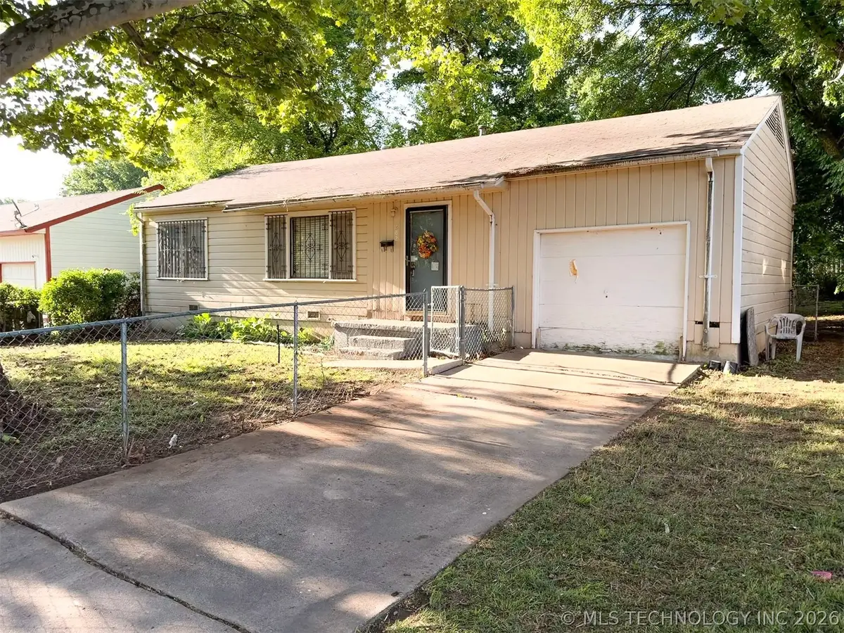 282 E 52nd Place N, Tulsa, OK 74126 - #1