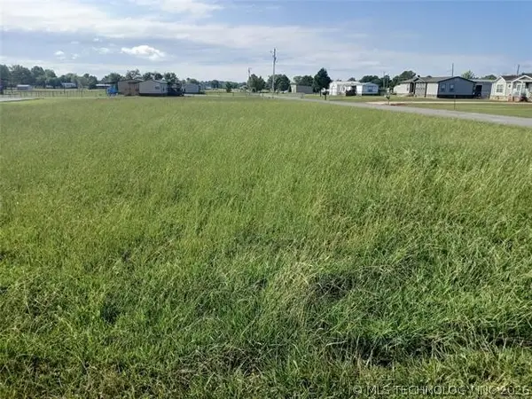 Lake Drive, Checotah, OK 74426