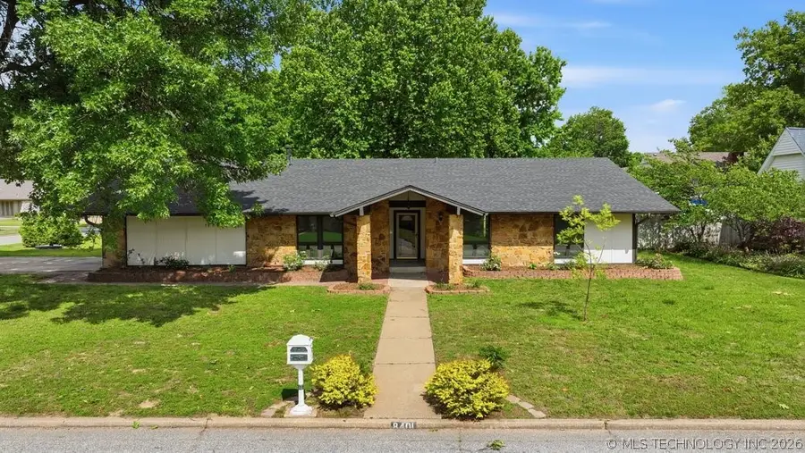 8401 S Fawnwood Court, Broken Arrow, OK 74011 - #2