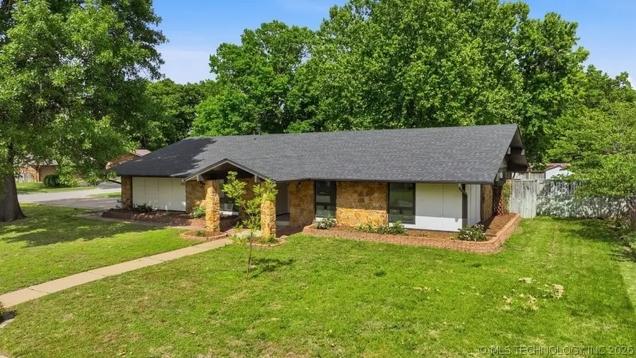 8401 S Fawnwood Court, Broken Arrow, OK 74011 - #3