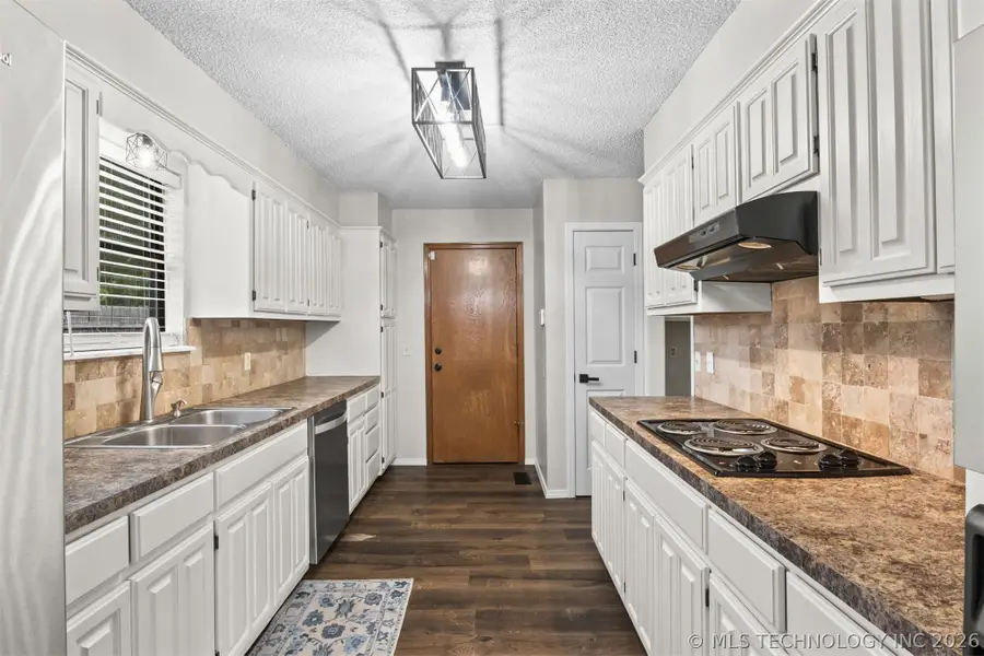 10002 E 117th Place S, Bixby, OK 74008 - #3