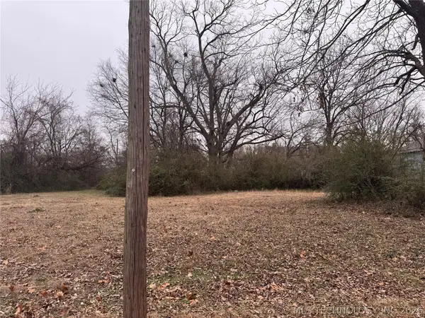 906 S 3rd Street, Muskogee, OK 74401