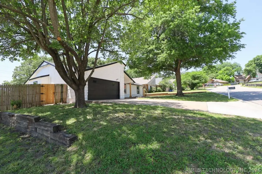 2806 W 70th Street, Tulsa, OK 74132 - #3