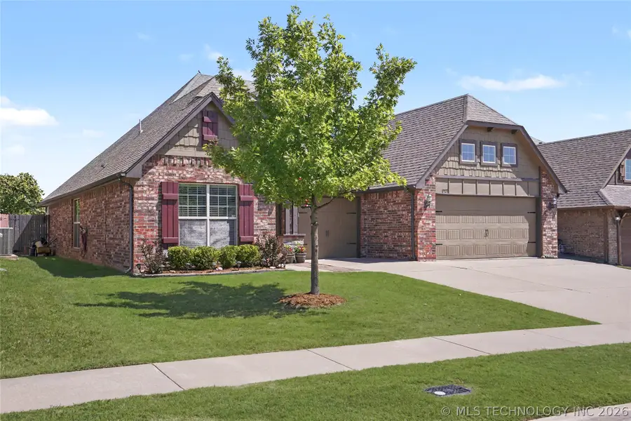 17527 E 43rd Street, Tulsa, OK 74134 - #2