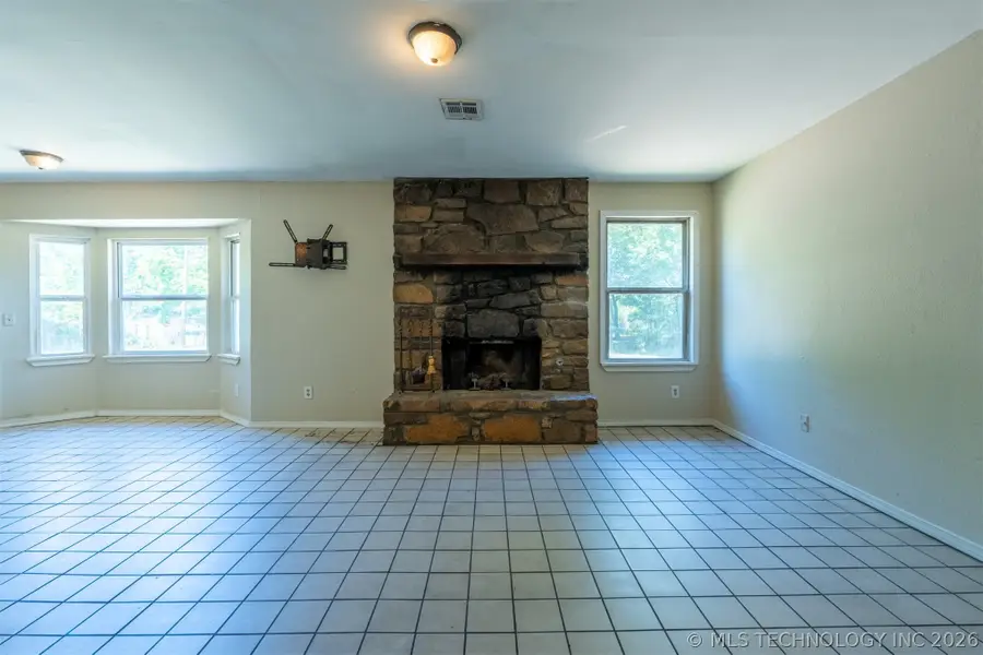 11765 E Elm Street, Claremore, OK 74019 - #3