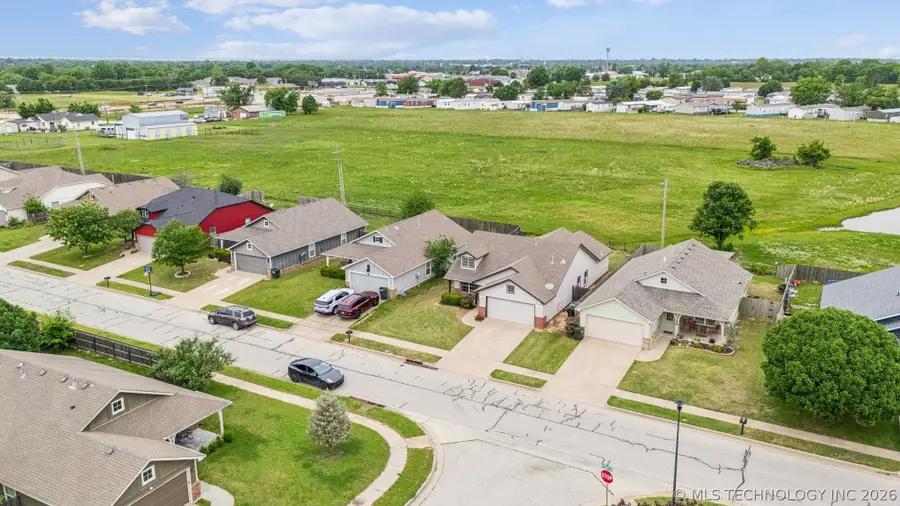11431 E 110th Place N, Owasso, OK 74055 - #2