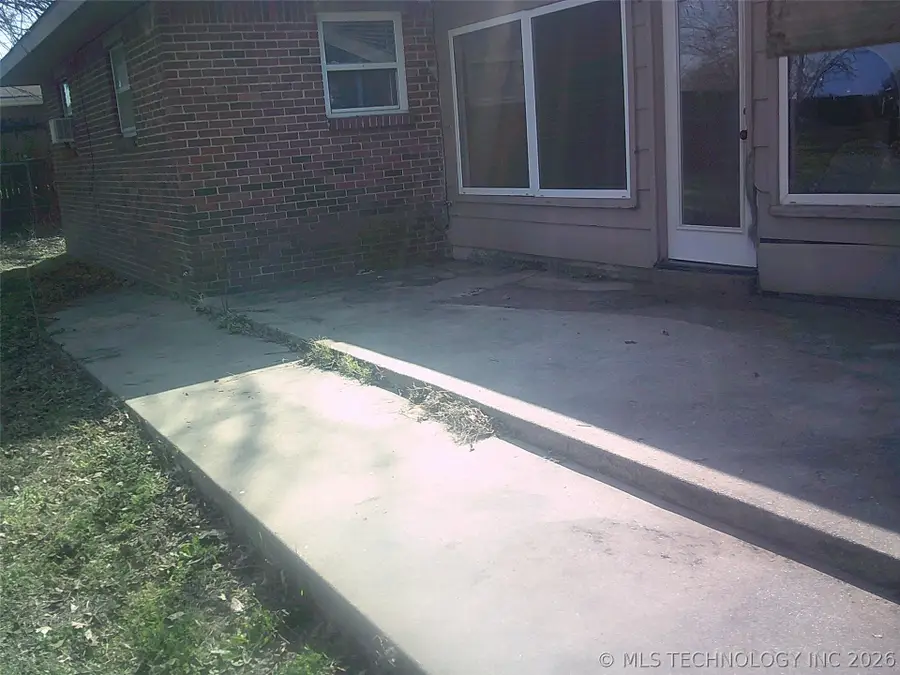 124 S Fenway Place, Bartlesville, OK 74006 - #2