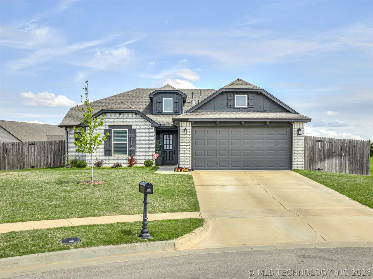 2902 W Albuquerque Place, Broken Arrow, OK 74011 - #1