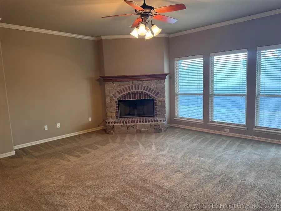 810 S Tallchief Avenue, Skiatook, OK 74070 - #3