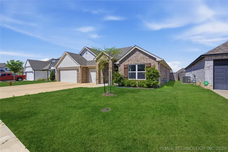 10114 S 230th East Avenue, Broken Arrow, OK 74014 - #2