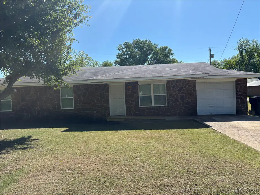 901 N Kern Avenue, Okmulgee, OK 74447 - #2