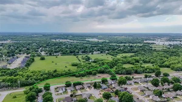 004 S Elwood Avenue, Glenpool, OK 74033