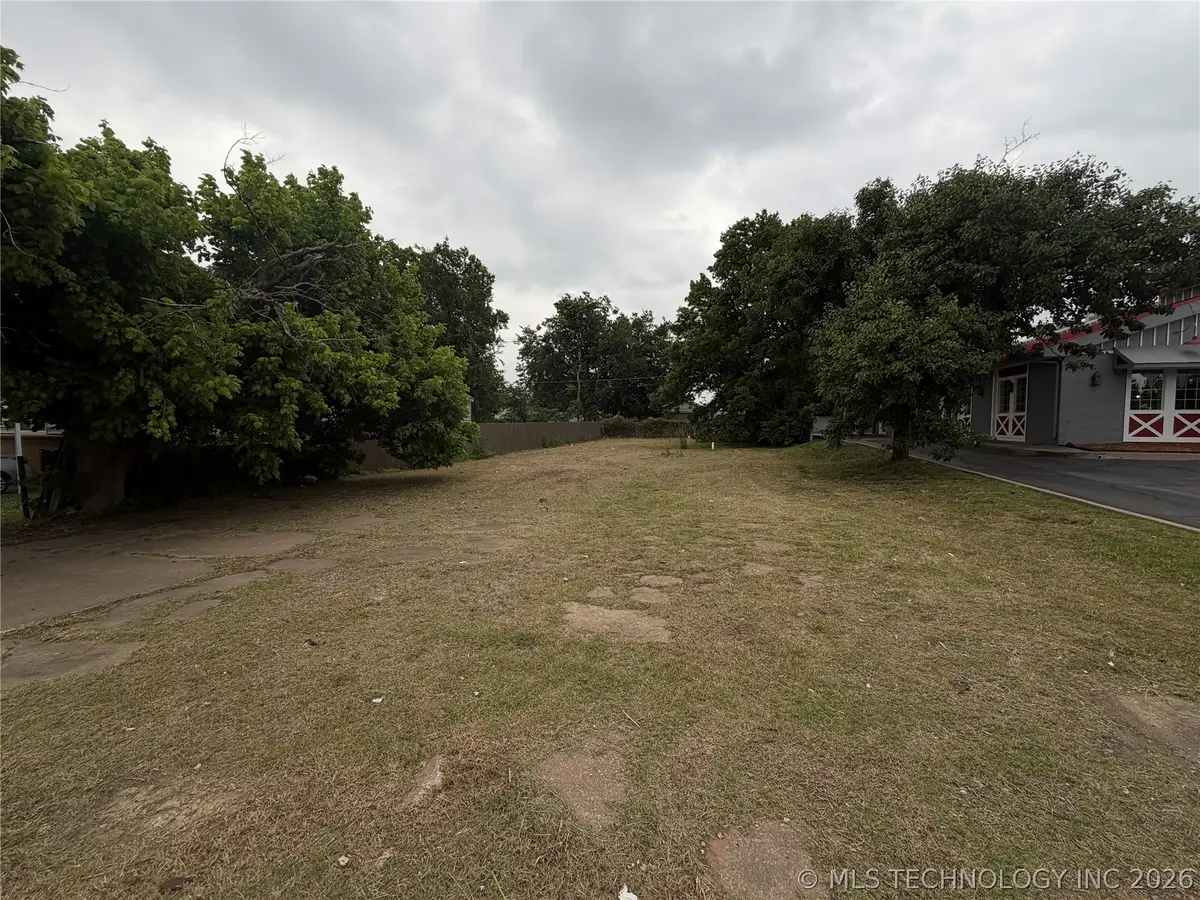 4739 S 33rd West Avenue, Tulsa, OK 74107 - #1