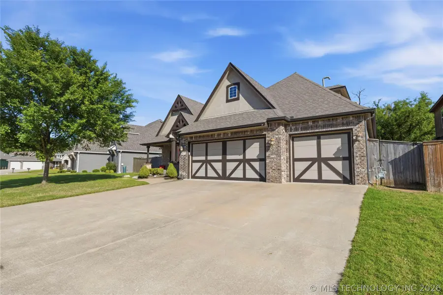 2813 W Edgewater Street, Broken Arrow, OK 74012 - #3