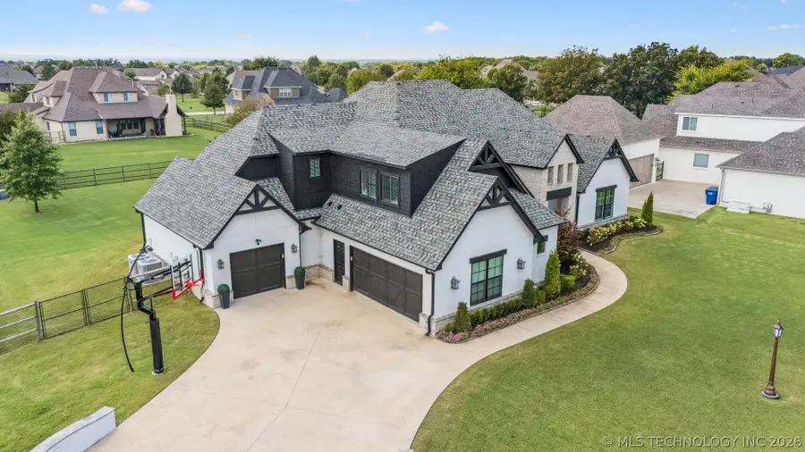 19236 E Twin Creeks Drive, Owasso, OK 74015 - #2