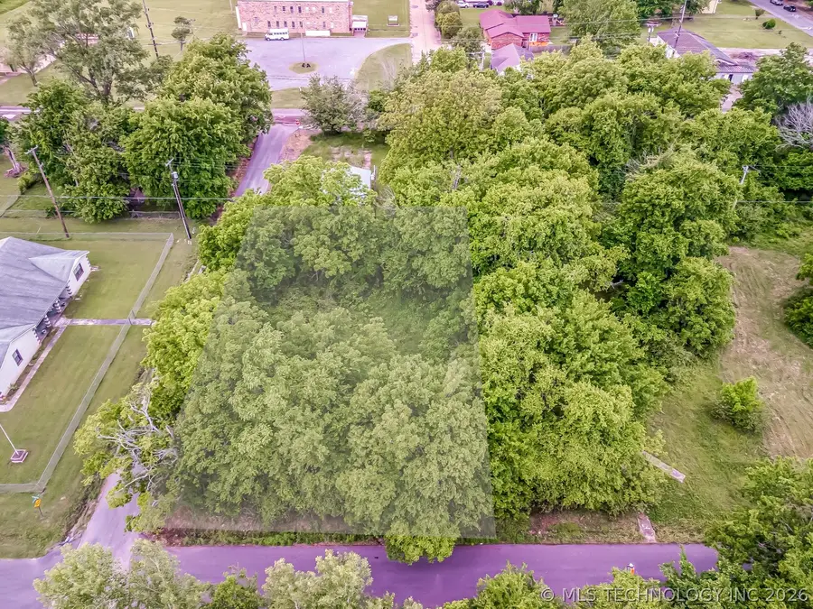 2302 Elizabeth Avenue E, Muskogee, OK 74401 - #2