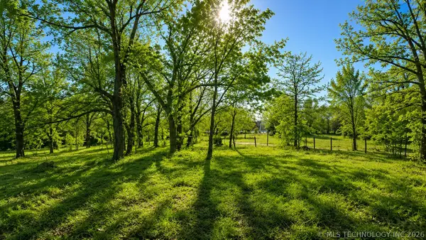 2 Hickory Bluff Street, Sapulpa, OK 74066