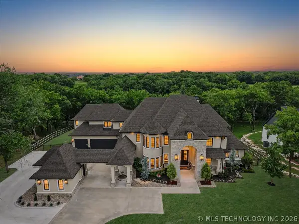 17845 E Falcon Pass, Owasso, OK 74055