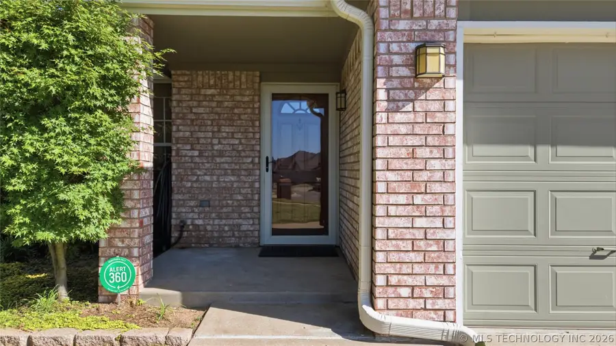 302 W 37th Place, Sand Springs, OK 74063 - #3