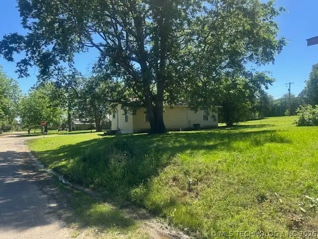 702 W Duke Street, Hugo, OK 74743 - #3