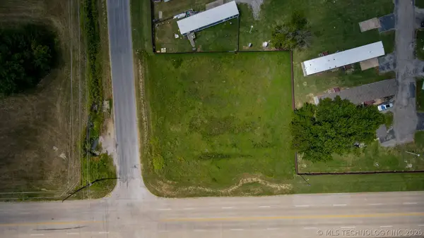6102 N Lewis Avenue E, Tulsa, OK 74130