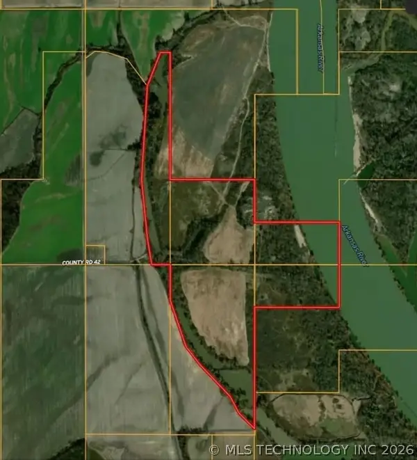 42 County Road, Spiro, OK 74959