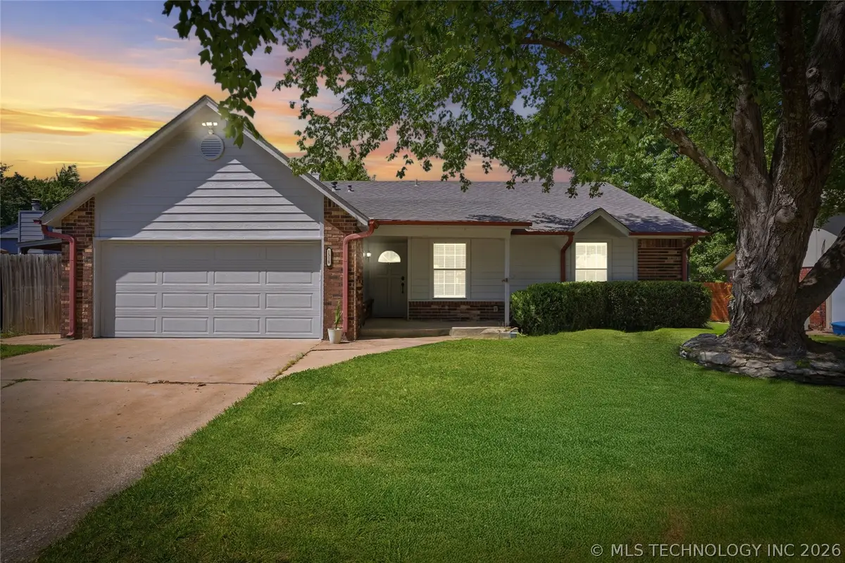 1318 W Hot Springs Street, Broken Arrow, OK 74011 - #1