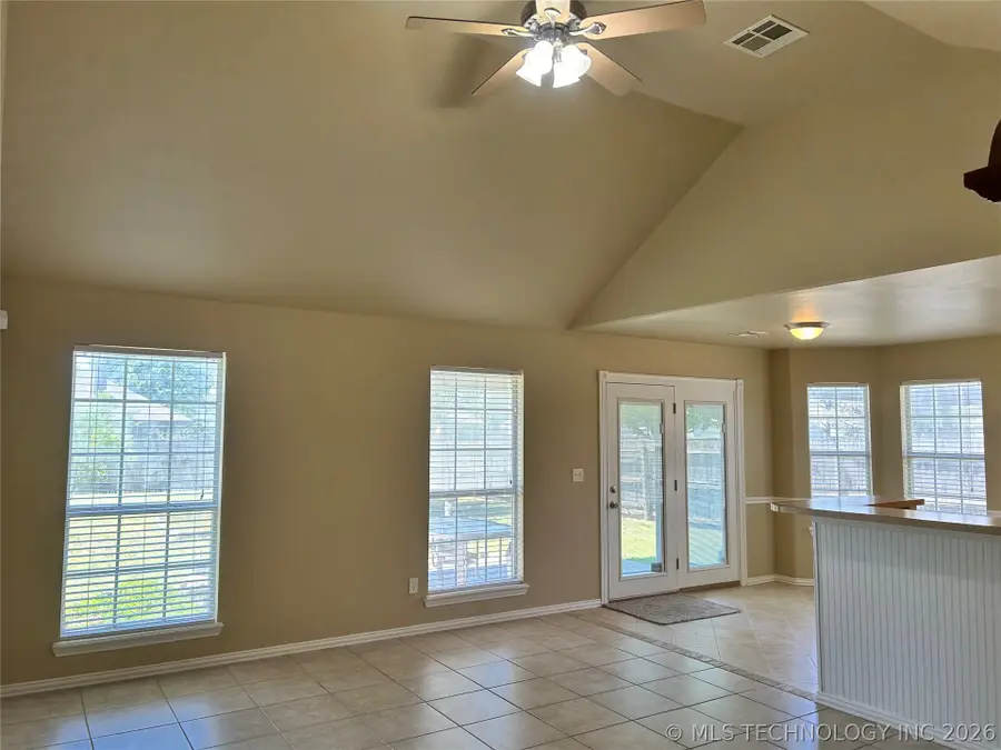 11268 S 276th East Avenue, Coweta, OK 74429 - #3