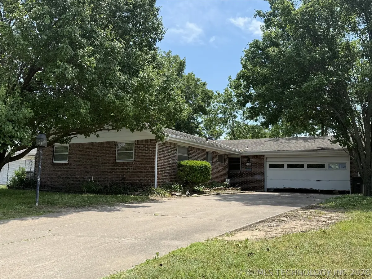 5409 Baylor Drive, Bartlesville, OK 74006 - #1
