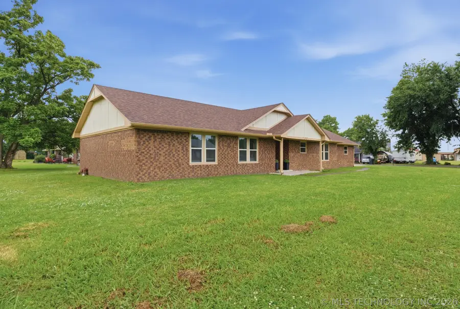 1100 N Oseuma Avenue, Claremore, OK 74017 - #2