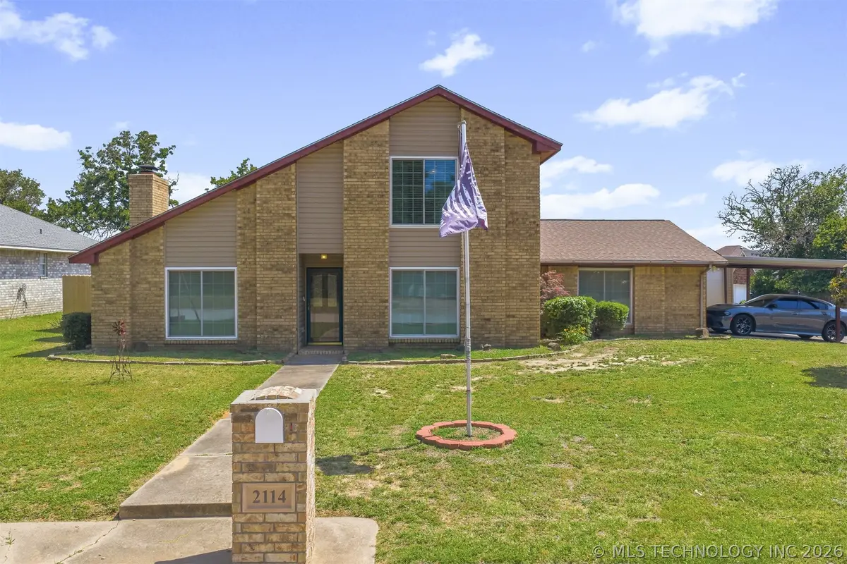 2114 Oakglen Drive, Ardmore, OK 73401 - #1