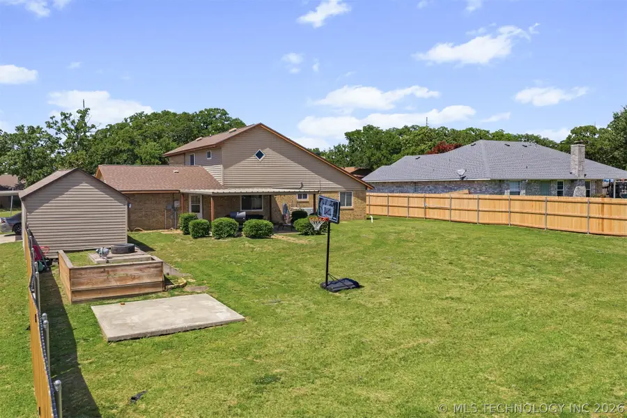 2114 Oakglen Drive, Ardmore, OK 73401 - #2