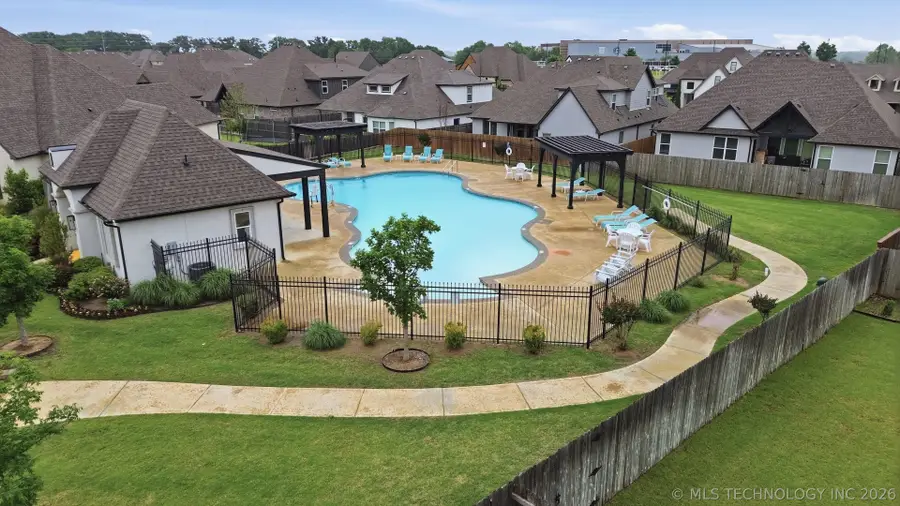 8729 S Phoenix Place W, Tulsa, OK 74132 - #3
