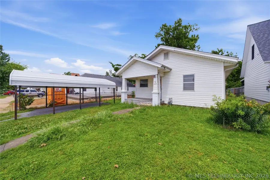 428 E 4th Street, Claremore, OK 74017 - #2