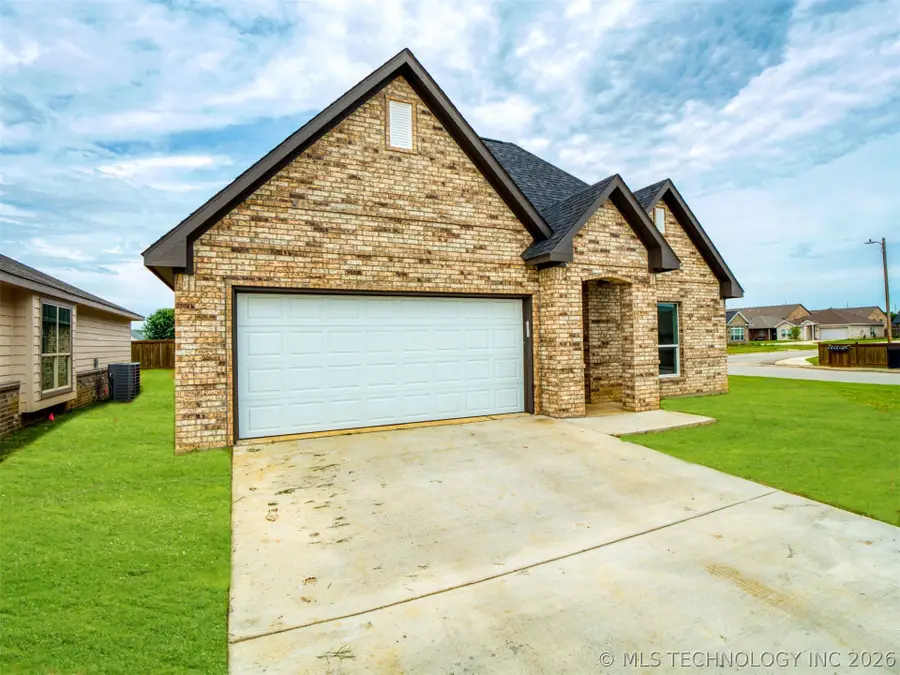 1197 Wild Indigo Circle, Calera, OK 74730 - #2