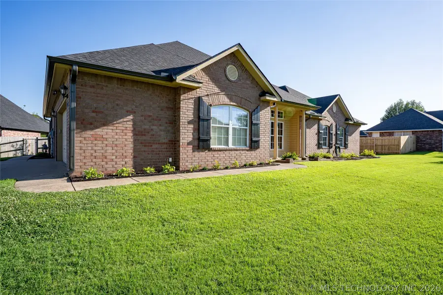 10688 E 142nd Court N, Collinsville, OK 74021 - #2