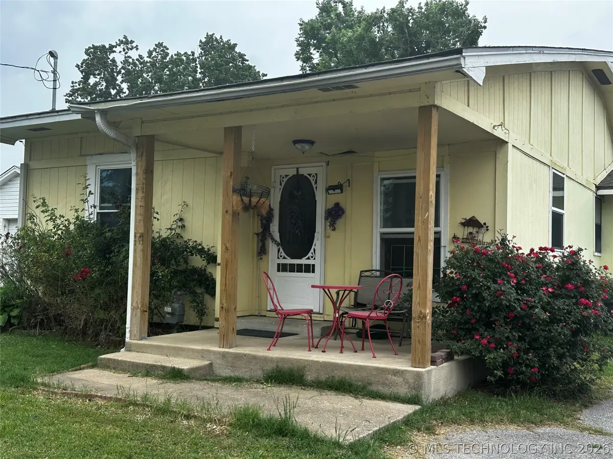 718 E 5th Street, Claremore, OK 74017 - #1