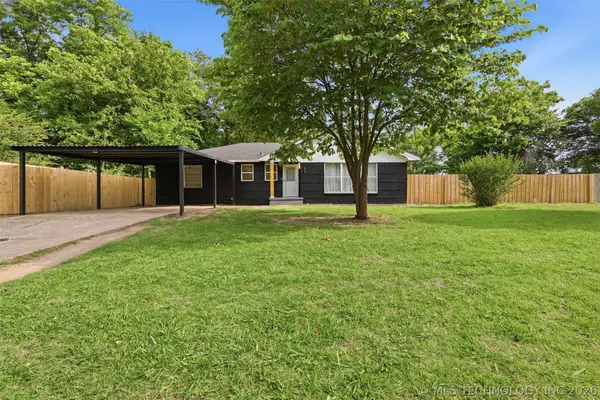909 W 9th Street, Ada, OK 74820