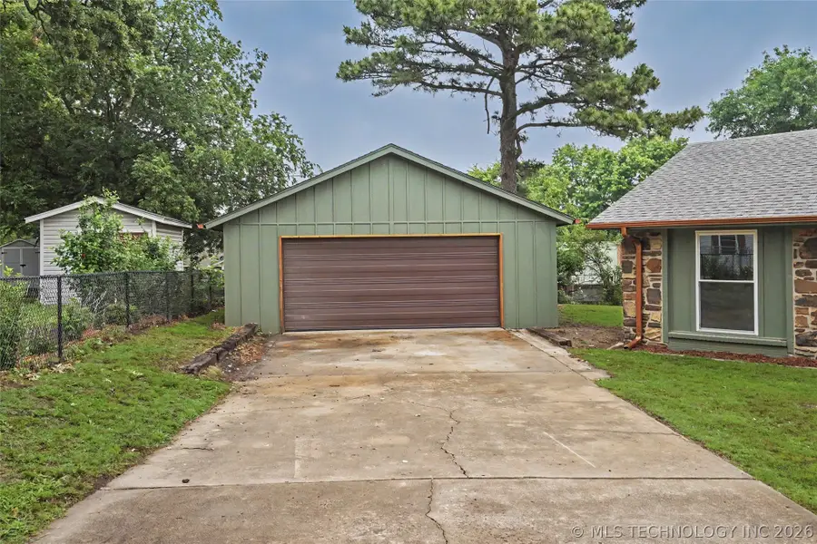 1525 E Valley View Road, Sapulpa, OK 74066 - #3