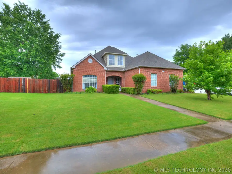 100 S Sycamore Avenue, Broken Arrow, OK 74012 - #2
