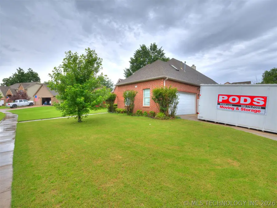 100 S Sycamore Avenue, Broken Arrow, OK 74012 - #3