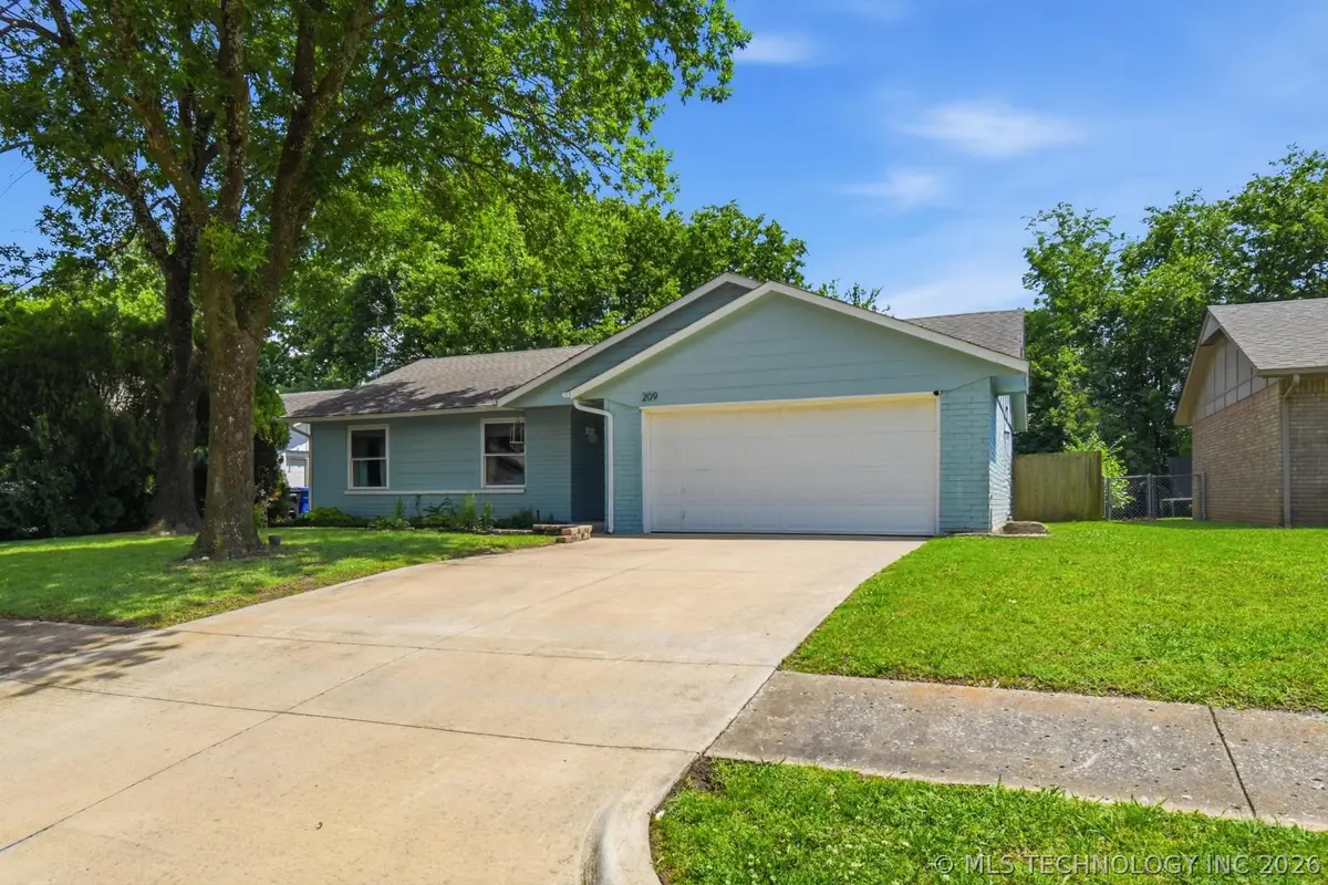 209 E Austin Street, Broken Arrow, OK 74011 - #1